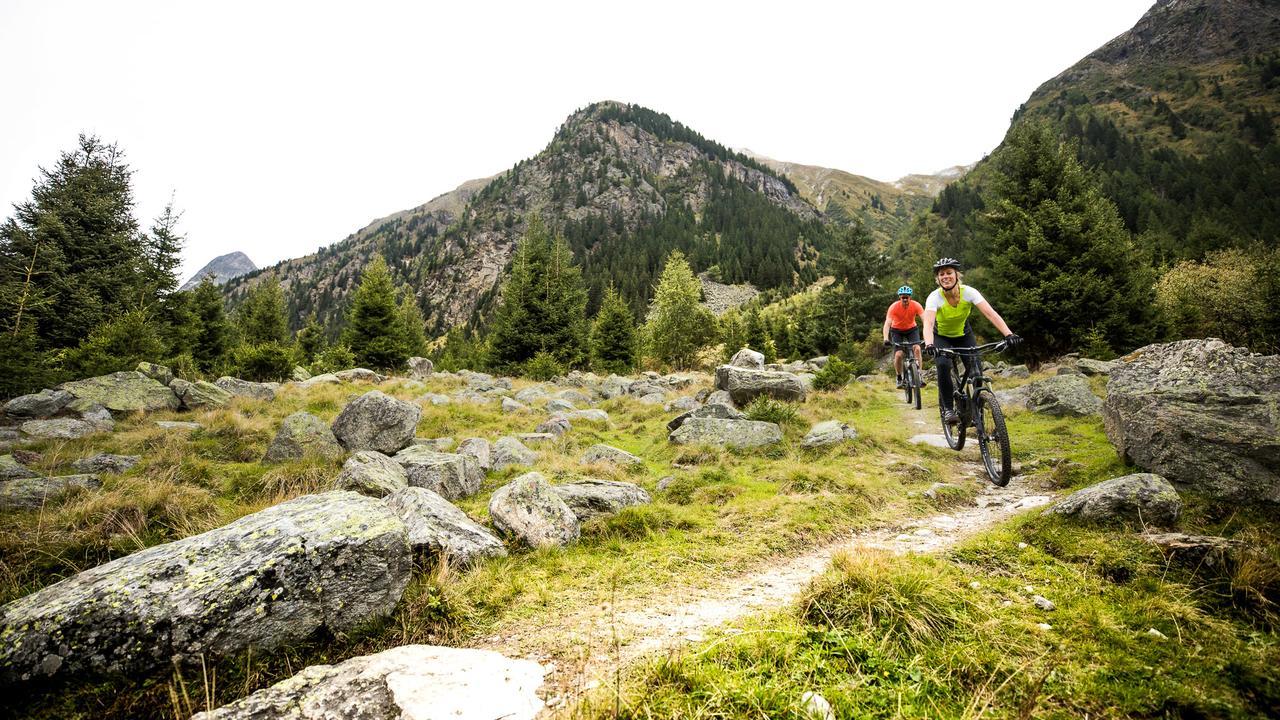 Das Chaletdorf - Pitztal Sankt Leonhard im Pitztal Kültér fotó